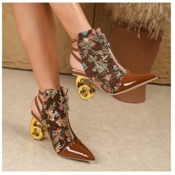 Shoes - EMBROIDERED UNIQUE NWT GORGEOUS HEELS